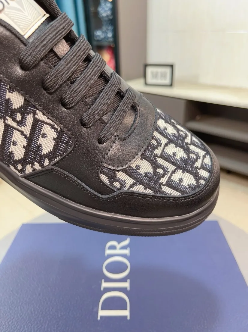 Men's men's shoes 💰420🌹🌹【Dior】Best-selling official website world premiere🔝Men's high-end brand of shoes latest series on the official website: uppers are made of imported cowhide with specially designed fabrics➕mesh breathable lining. Make walking more convenient and comfortable! Compared with the official quality, Midea’s 1:1 replica. Create a fashionable personality to set off your uniqueness! A must-have for trendy men! Classic style. Men's sizes: 38-44.